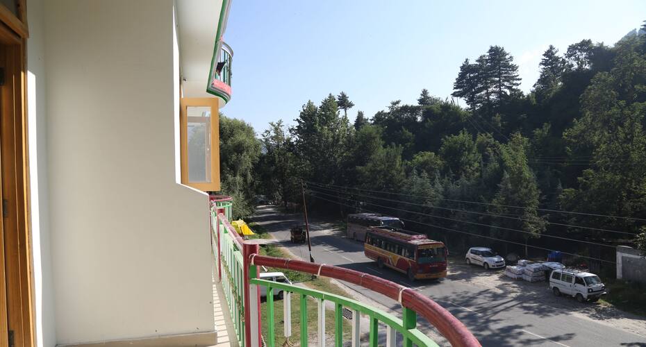 Hotel Aanand & Restaurant, Kullu 2